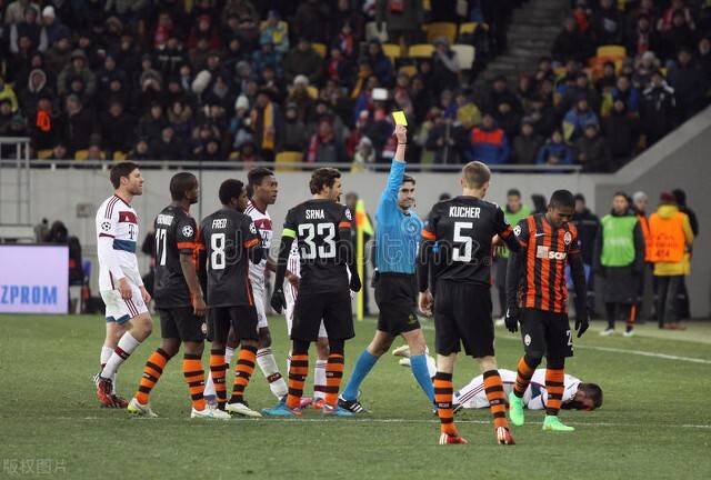 亚博- 莱万多夫斯基焦点对战，纳达尔与90激战阿森纳分钟，重返赛场胜负难料！观众掌声雷动