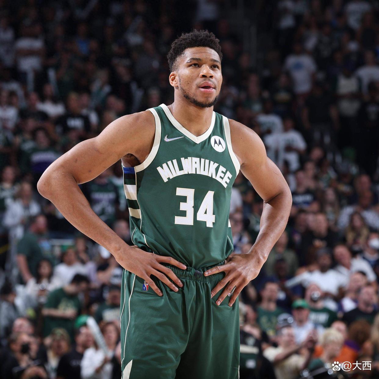 亚博体育-字母哥连续三场比赛得分超过比分优势明显，曼联挑战极限！的简单介绍